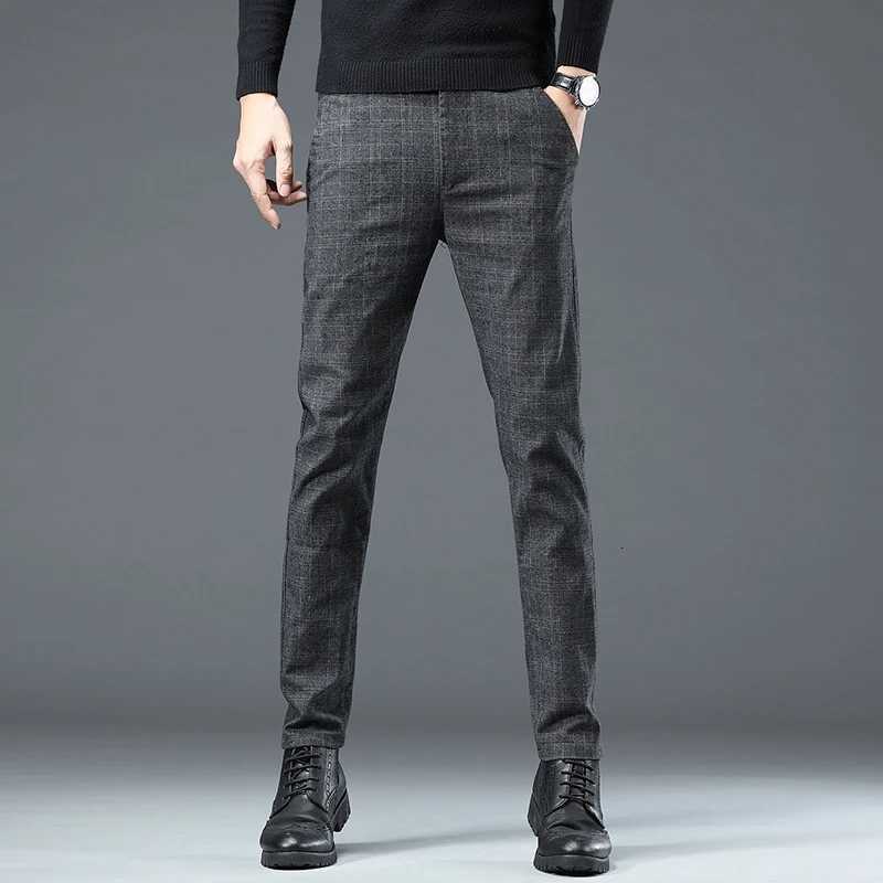 2024 Men New Spring Autumn England Plaid Work Stretch Pants Men Business Fashion Slim Gray Casual Pants Male Brand Trousers 2838 W250826