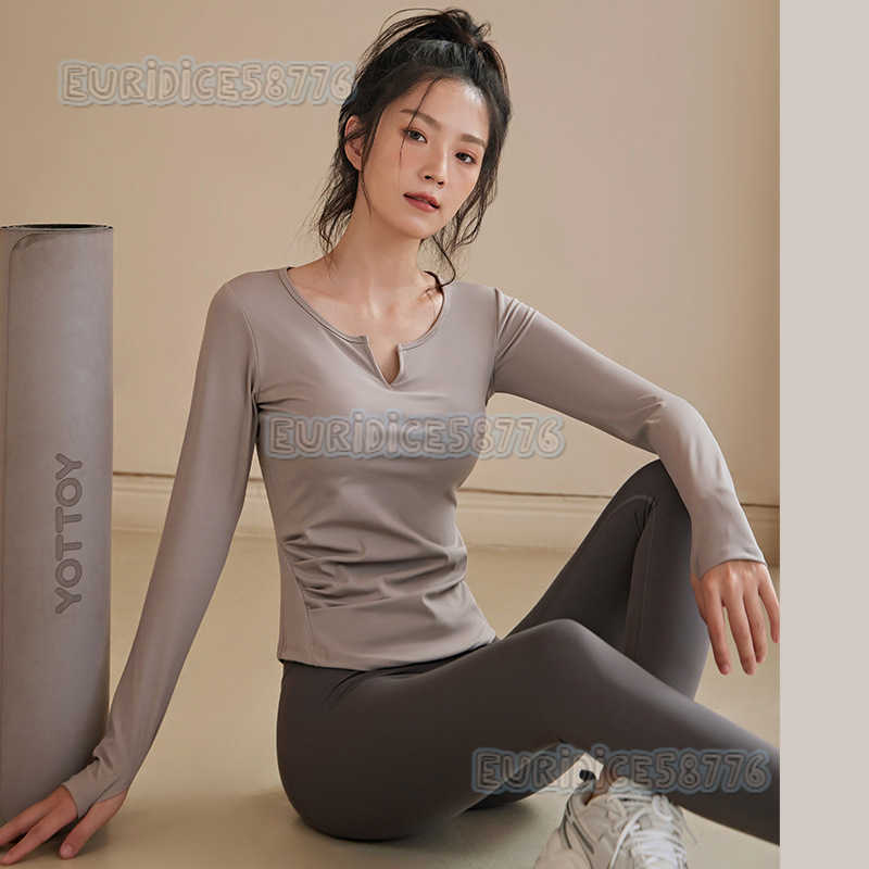 Highend Yoga Outfit with Chest Pads for Women Autumn and Winter Long Sleeve Sports Running Pilates Training Set Fitness Top H250825