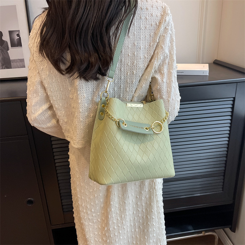 Luxury Brand Designer Bag Bucket Bag High-End Exquisite Women's Bag Autumn Winter Simple Fashion Large Capacity Quilted Small Style Shoulder Cros