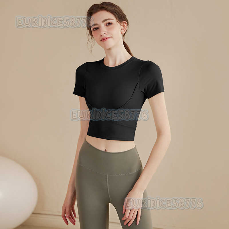 Highend Yoga Shirt with Chest Pads for Women Short Sleeve Sports Top Tightfitting Pilates Training Fitness Wear for Summer H250825