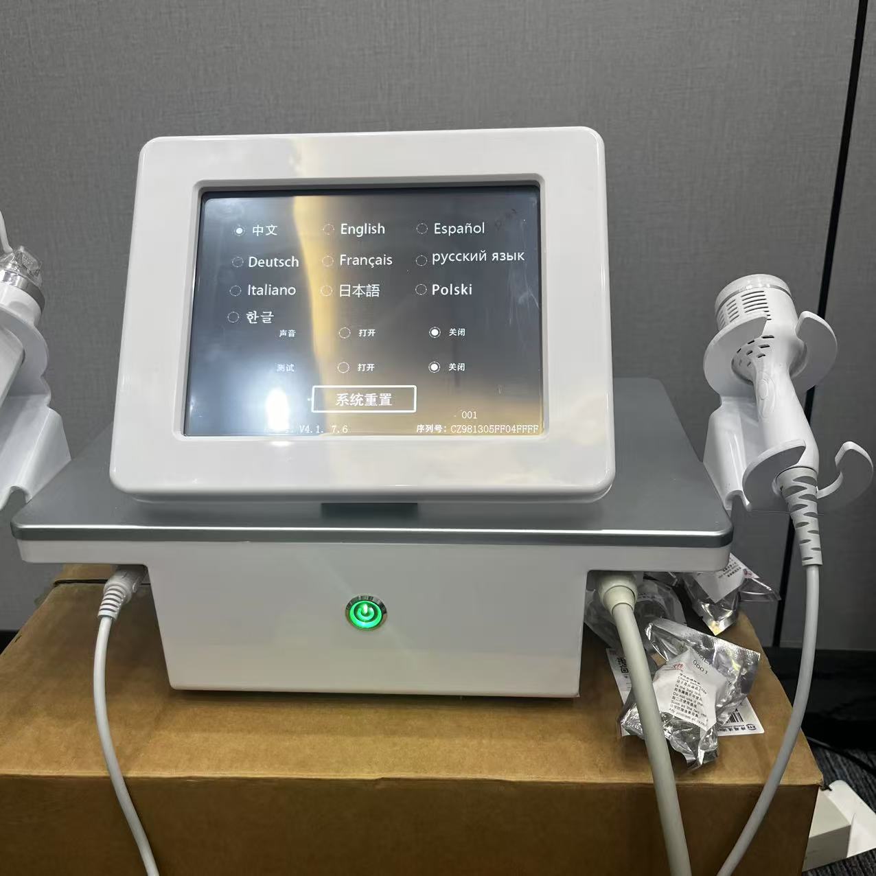 Professional RF microneedle fractional RF, with insulated syringe cooling handle, improves scars, tightens skin, smooths wrinkles