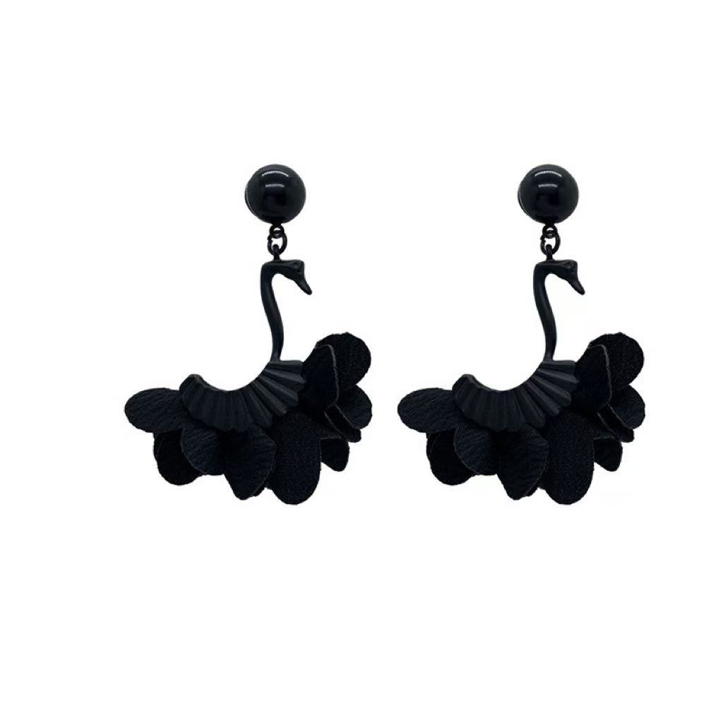 French Retro Elegant Black Swan Earrings Minimalist Luxury Statement Earrings for Women