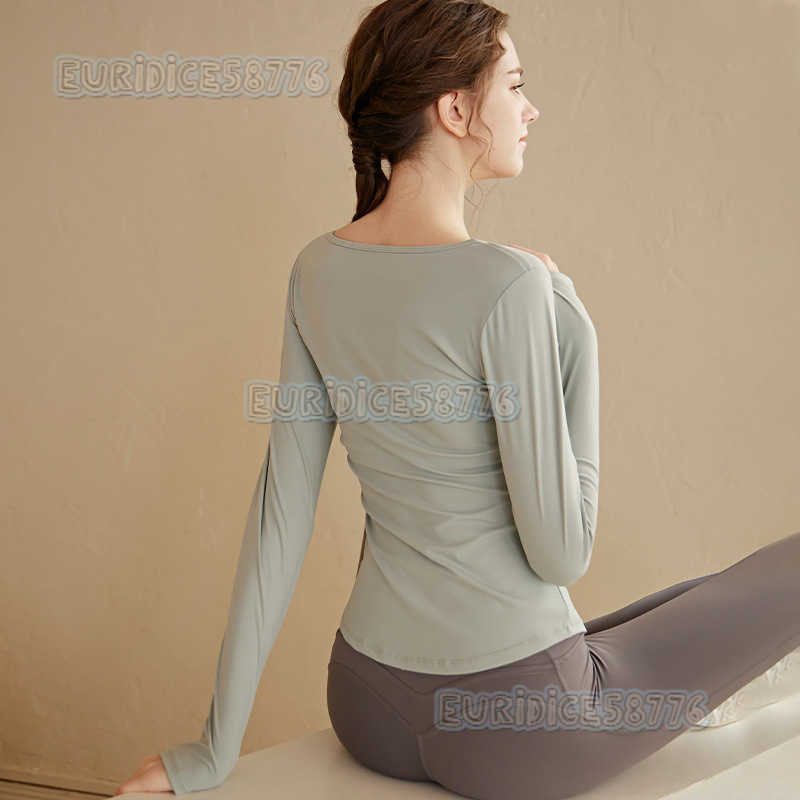 Yoga Shirt with Chest Pads for Women Slim Fit Long Sleeve Professional Pilates Training Fitness Top for Autumn H250825