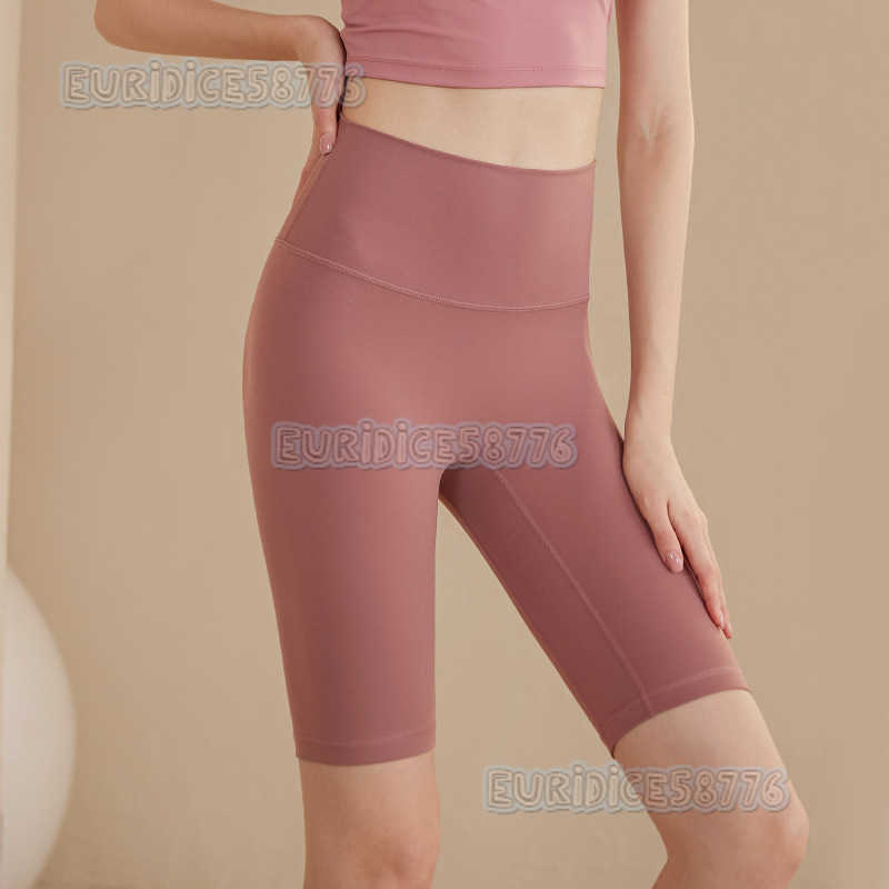 2025 New Sports Shorts for Women Fivepoint Tight Yoga Pants Highwaisted Buttlifting Fitness Pants Running and Cycling Pants for Summer H250825
