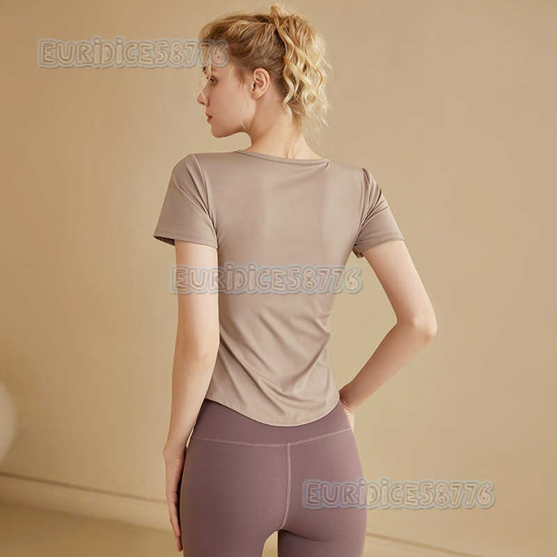 Highend Yoga Wear with Chest Pads for Women Quickdry Tightfitting Summer Running Pilates Training Fitness Top H250825