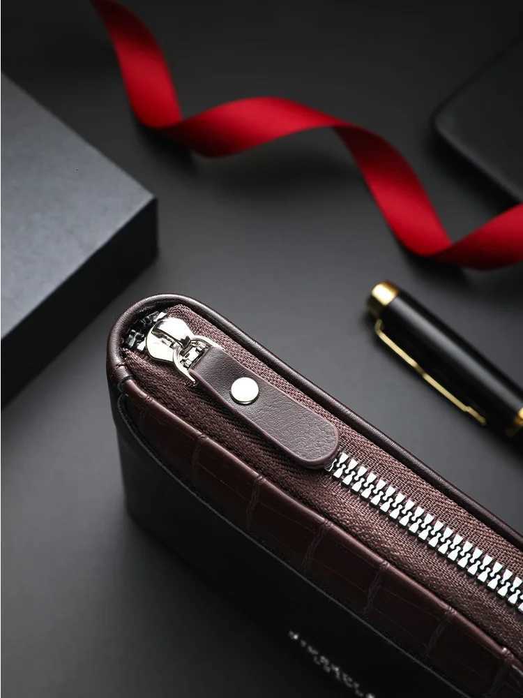 European and American Mens Short Wallet with Stone Pattern Large Capacity ThreeFold Bag with Zipper MultiCard Slot Wallet W250826