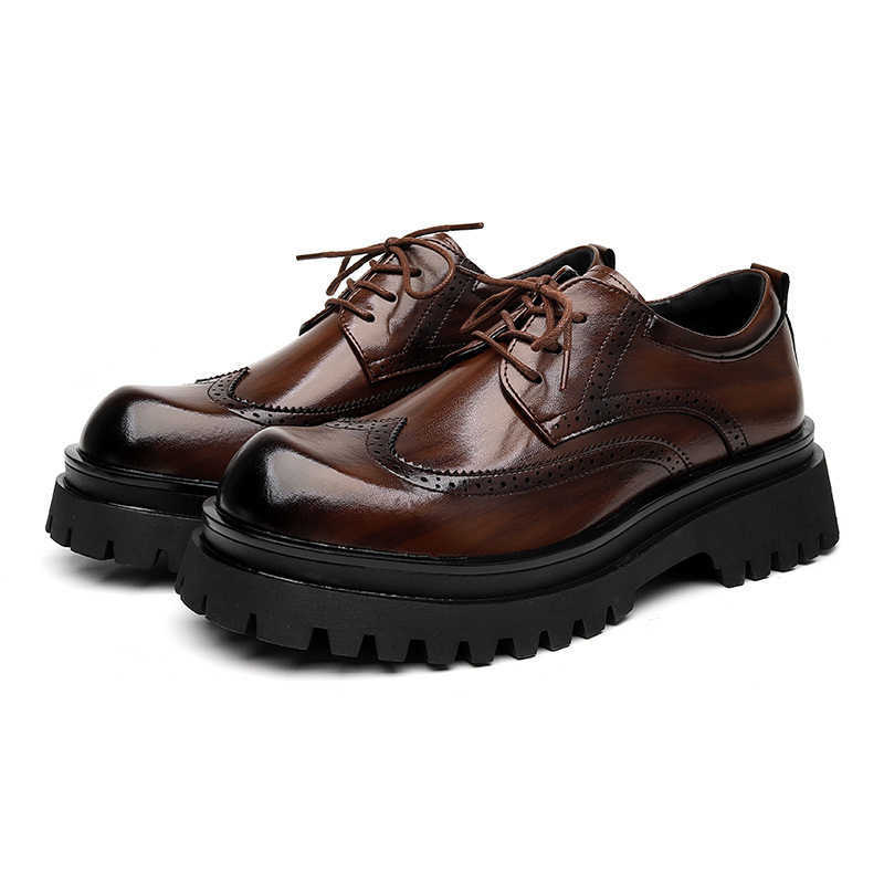 New Thick-Soled Round-Toe Derby With An English Style Casual Wear, Featuring And Suitable For Business Attire. The Shoes Are Made Of A Stylish Suit Ma