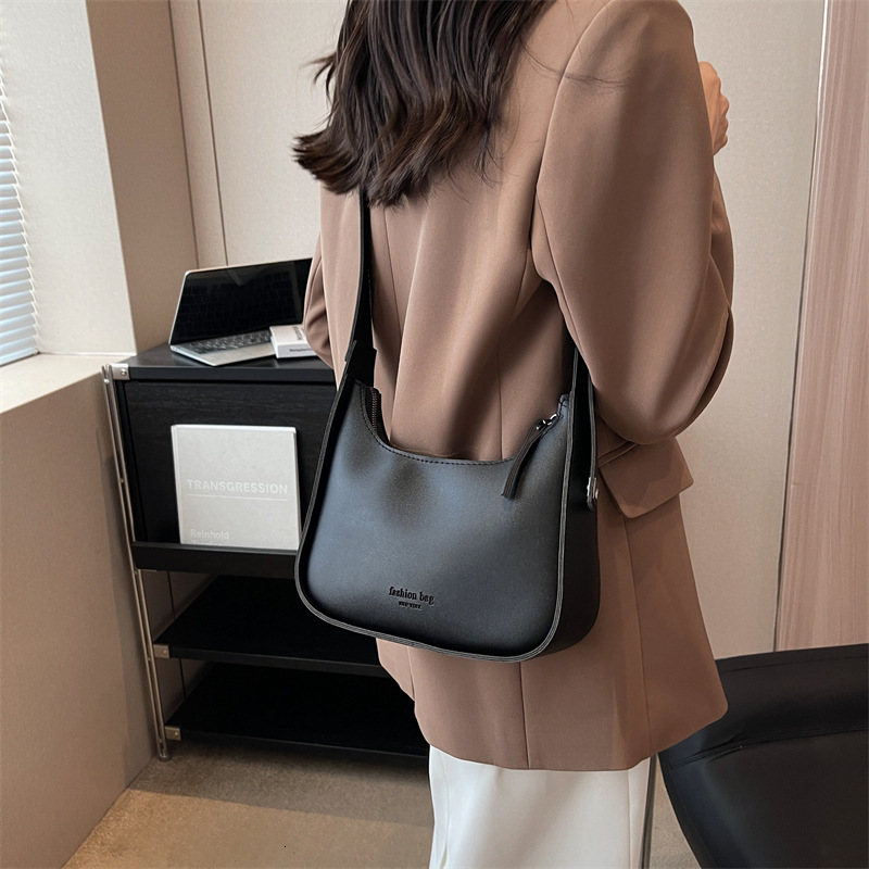 Foreign Trade High End Bag Free Delivery To Your Door New Versatile Women S Luxury Bag Designer Bag Retro Single Shoulder Bag Fashion Casual Wide Stra