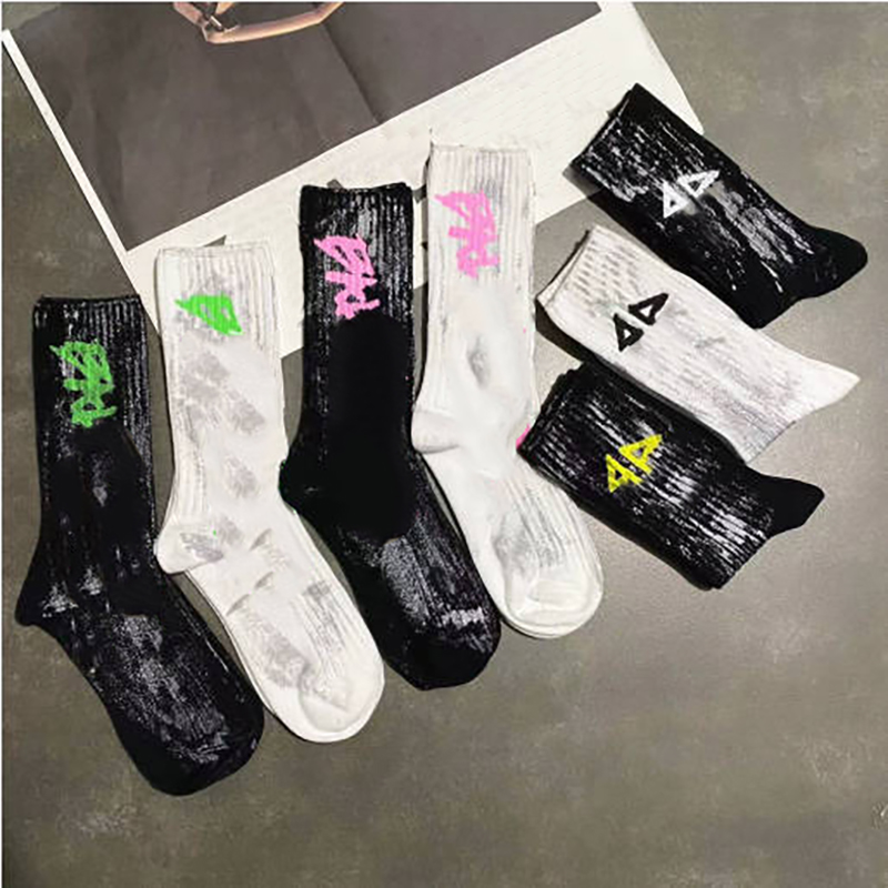 Designer socks Men's women's Fashion Embroidery Pattern Stripes Solid Color Black White Grey High quality luxury cotton sports casual Spring autumn socks