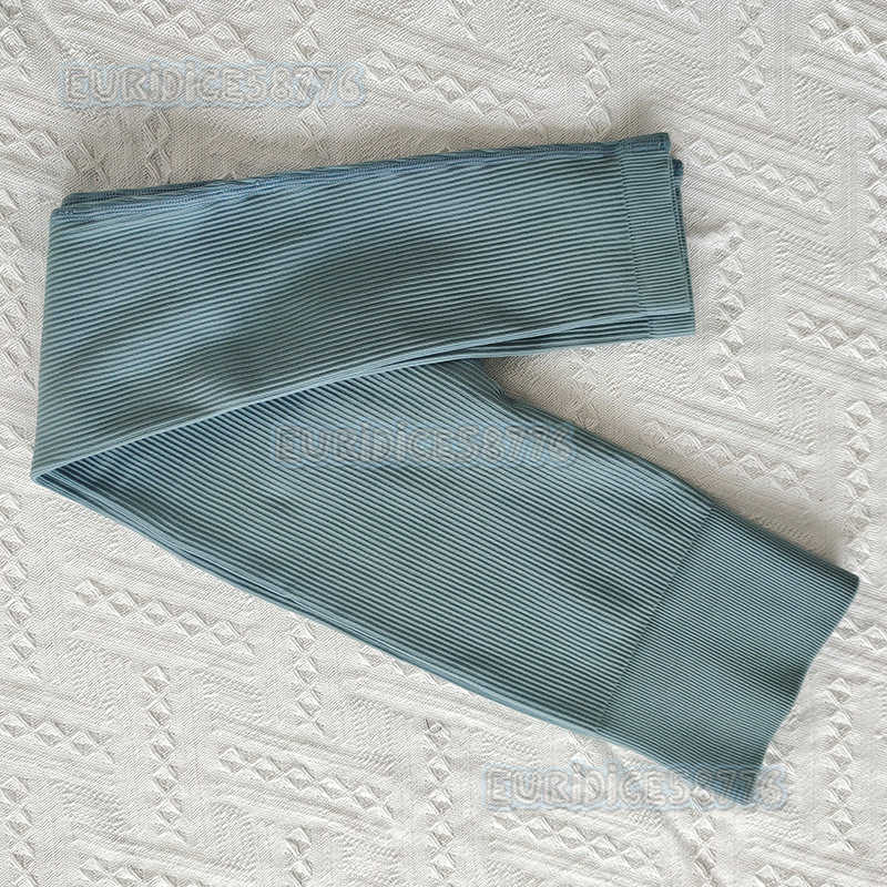 Yoga Wear Threaded Tight Pants Seamless Knitted Sexy Sports Quickdrying Fitness Hiplifting Pants Women H250825