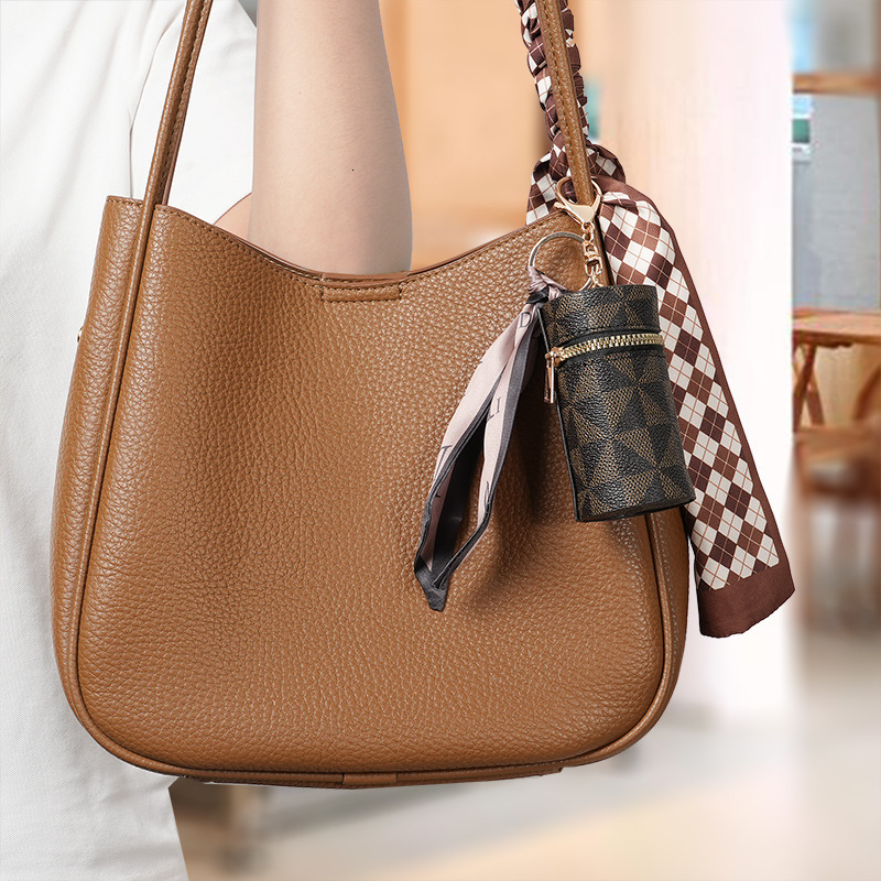 designer jewelry European and American Vintage Coin Purse 2024 New Small Bag Pendant Earphone Bag Lipstick Bag Mini Keychain Bag