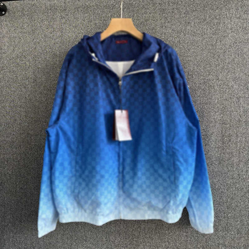 Men's Jackets Designer Coat 25 Summer high quality Gradient Blue and White Design Full Classic Print Pattern Hooded Jacket