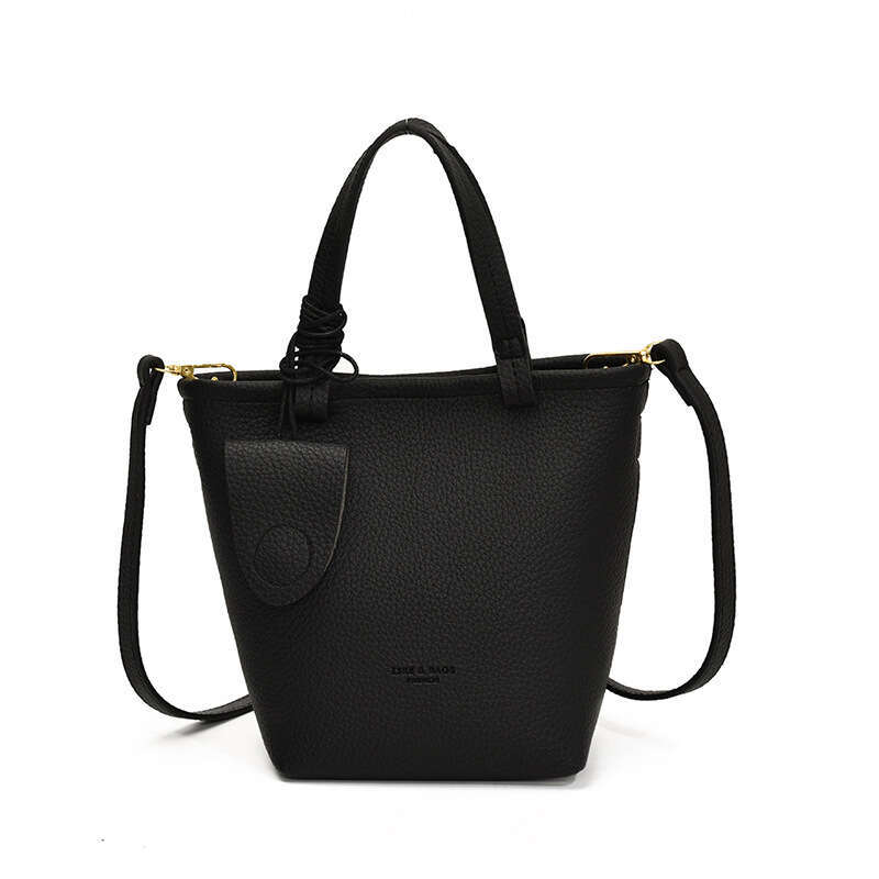 Minimalist Niche Handheld Basket for Women 2025 Autumn Winter New Versatile Textured Bucket Commuter Crossbody Bag