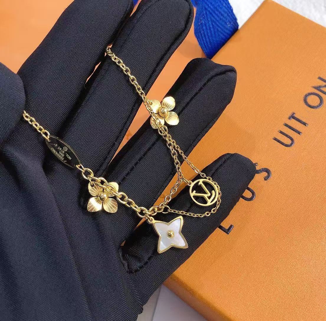 Luxury clover bracelet men leather V louise bracelet plated gold plaid printing jewlery designer for women designer bracelet women charm bracelet