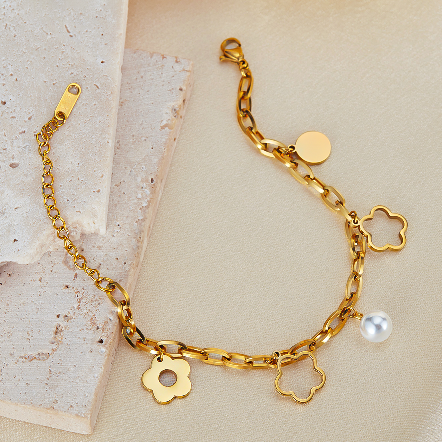Luxury Designer Hollow Flower Bracelet Floral Cutout Bangle Minimalist Unique Luxury Jewelry Elegant Adjustable Gift for Women Delicate Chic Charm Bra