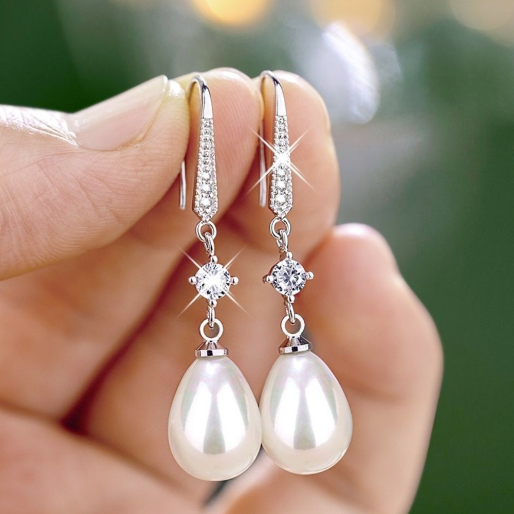 Delicate Designer White Pearl Earrings Simulated Ball Pearl Earrings for Women 18K White Gold Plated Freshwater Pearl Dangle Earring Luxury Wedding Je