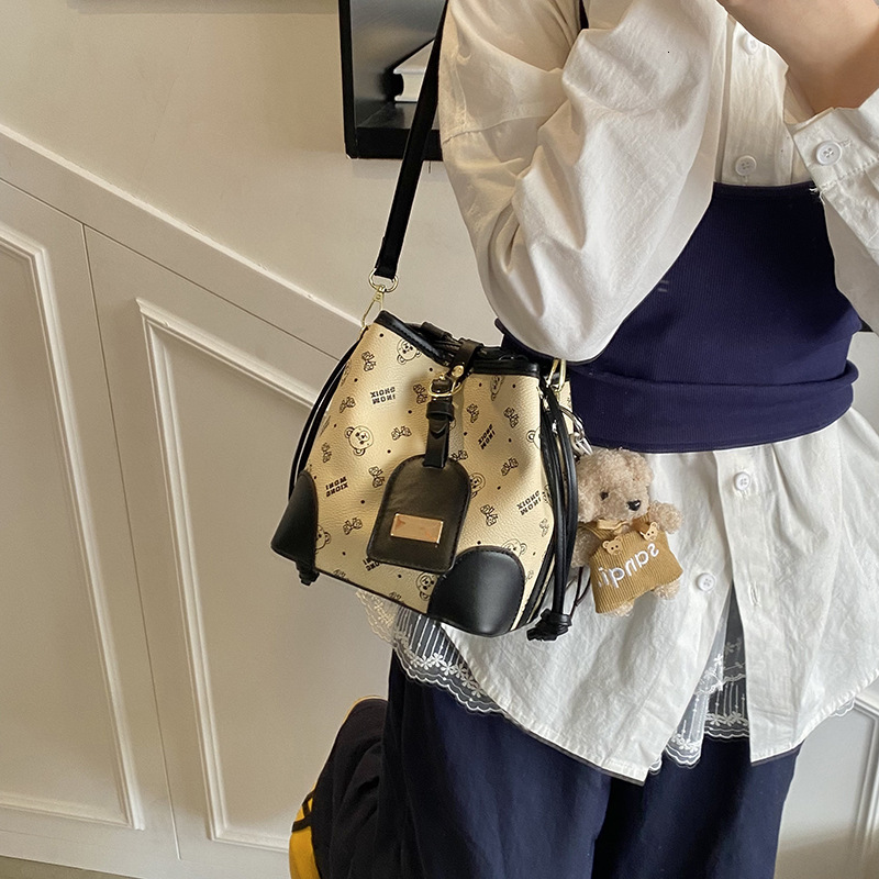 High Quality Drawstring Bucket Bag Free Delivery To Your Door For Women New Fashion Versatile Stylish Shoulder Designer Bag Luxury Bag Niche Printed C