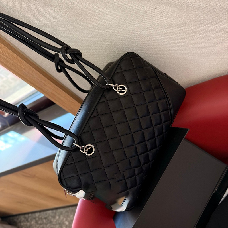Free Shipping 2025S designer Women s Handbag New Fashionable Trendy Travel Large Capacity Crossbody Bag Portable Leisure Storage Bag Sports Fitness Bag