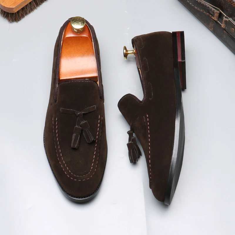 Mens Casual Leather Shoes Mens Classic British Style Tassels Loafers Fi Party Wedding Flats for MenXJ250827