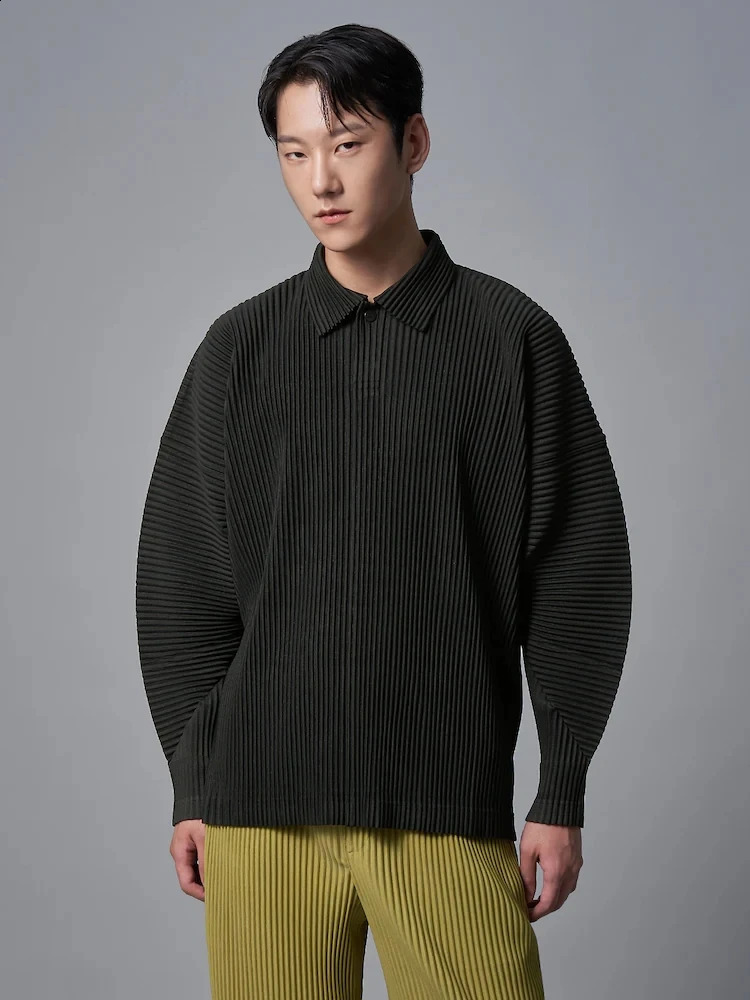 Miyake Plisse Lapel Top Polo T Shirt For Men Pleated Long Sleeve Polo Shirt Loose Retro Fashion Streetwear 250827