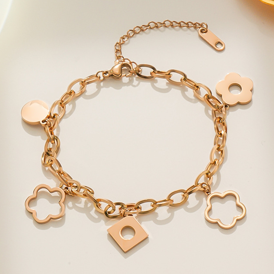 Designer Bracelet Luxury Bangle Bracelet Jewelry Korean Fashion Titanium Steel Flower Charm Small Pendant Bracelet Cute Girls Stainless Steel Pendant 