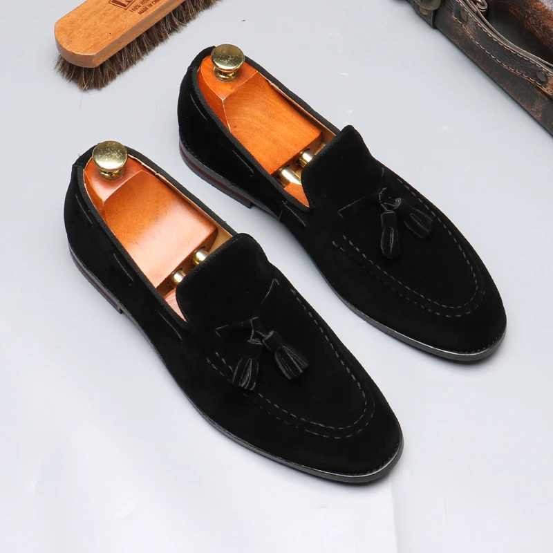 Mens Casual Leather Shoes Mens Classic British Style Tassels Loafers Fi Party Wedding Flats for MenXJ250827