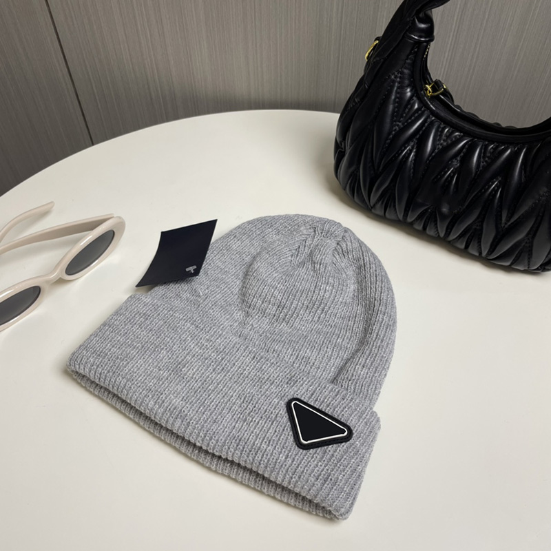 Designer beanie mens simple skull hat knitted womens classic triangle fashion casual autumn and winter skiing warm high quality box excellent gift cho