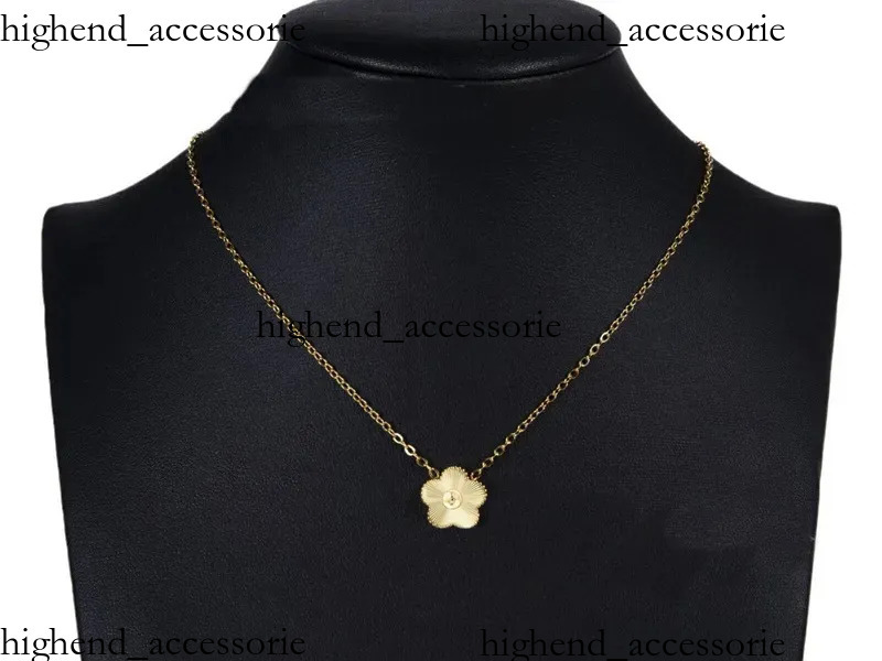 2025 High Quality Vanclefs Necklace Pendant Pearl Mother Plated Gold Van Cleefnecklaces For Women Girl Valentines Mothers Day Engagement Designer Jewelry 447