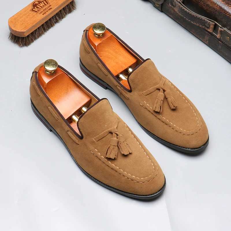 Mens Casual Leather Shoes Mens Classic British Style Tassels Loafers Fi Party Wedding Flats for MenXJ250827