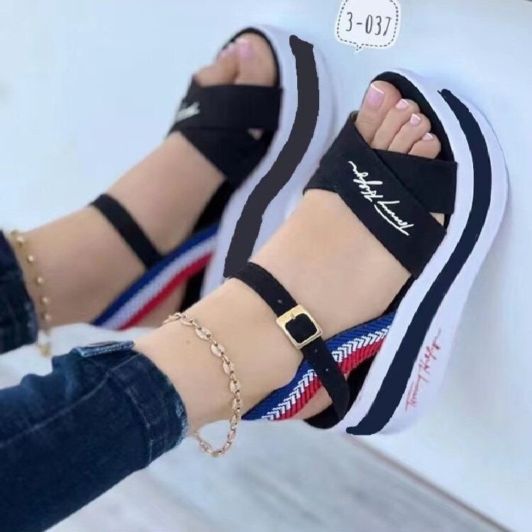 Free shipping Women Flat Slippers Straw Fashion Beige Woman Casual Sandal Pool Beach Outdoor designer Shoes