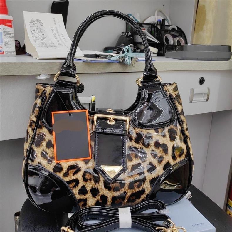 2025 autumn new retro leopard print niche style handbag crossbody bag Y2K Korean fashion underarm bag designer shoulder bag women's shoulder bag