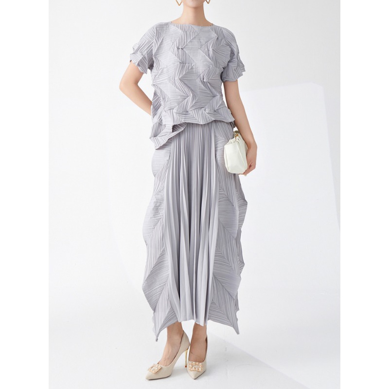 (670) New Fashion Casual Suit High-end Pleated Round Neck Short-sleeved T-shirt Pleated Skirt Two-piece Suit