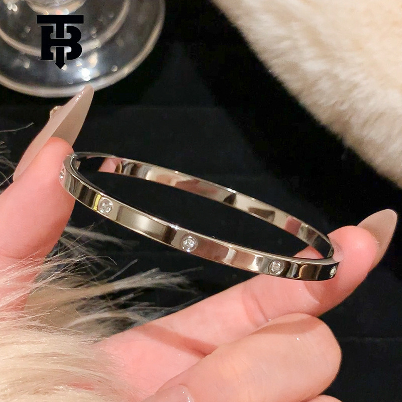 Luxury High-end Full Diamond Bracelet For Women 2025 Designer Jewelry Wedding Rings Hot-selling Silver Titanium Steel Bracelet New Couple Jewelry