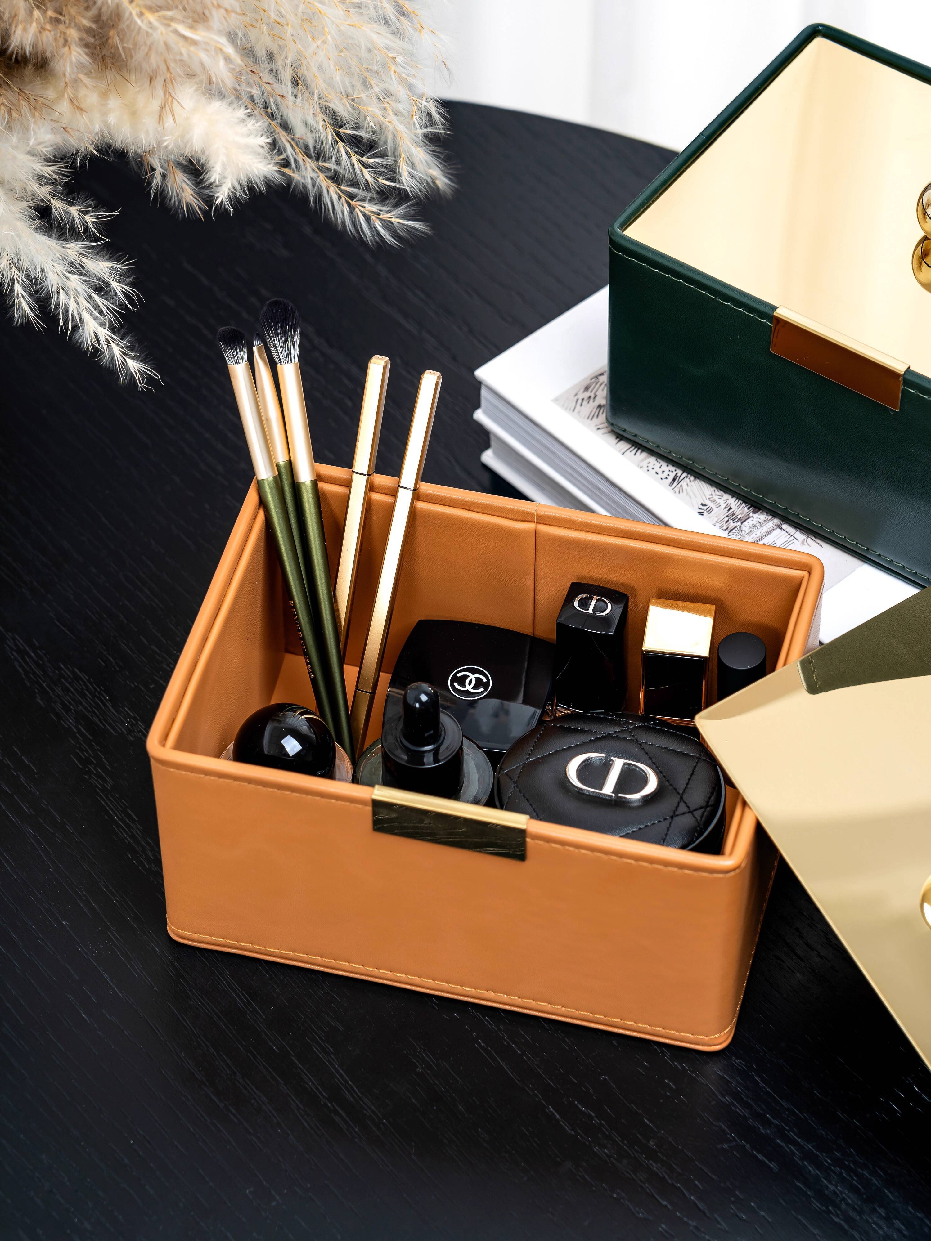 Light Multifunctional Leather Remote Control Storage Box Bedside Living Room Coffee Table Desktop with Lid for Miscellaneous Items ddmythur