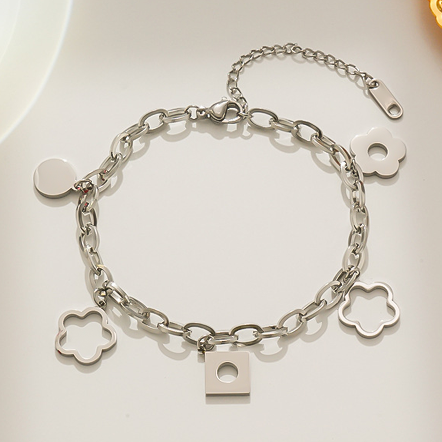 Designer Bracelet Luxury Bangle Bracelet Jewelry Korean Fashion Titanium Steel Flower Charm Small Pendant Bracelet Cute Girls Stainless Steel Pendant 