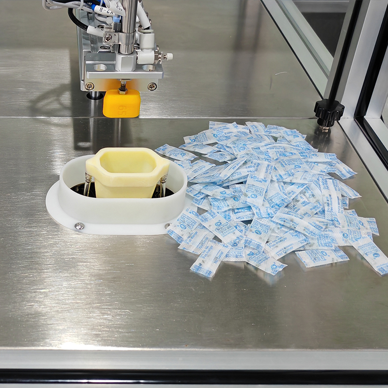 Bag and seal the linked card products YTSM-LK