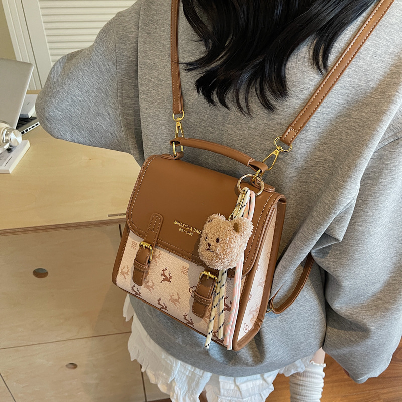 New Commuter Backpack For Women Luxury Bag Fashionable Light Luxury Niche Single Designer Free Delivery To Your Door Shoulder Crossbody Bag College St