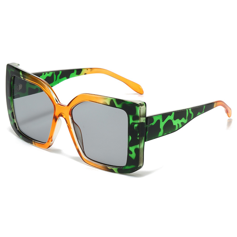 Gradient lenses, oversized square fashion glasses, exquisite tortoiseshell and leopard print frames, anti-glare PC material