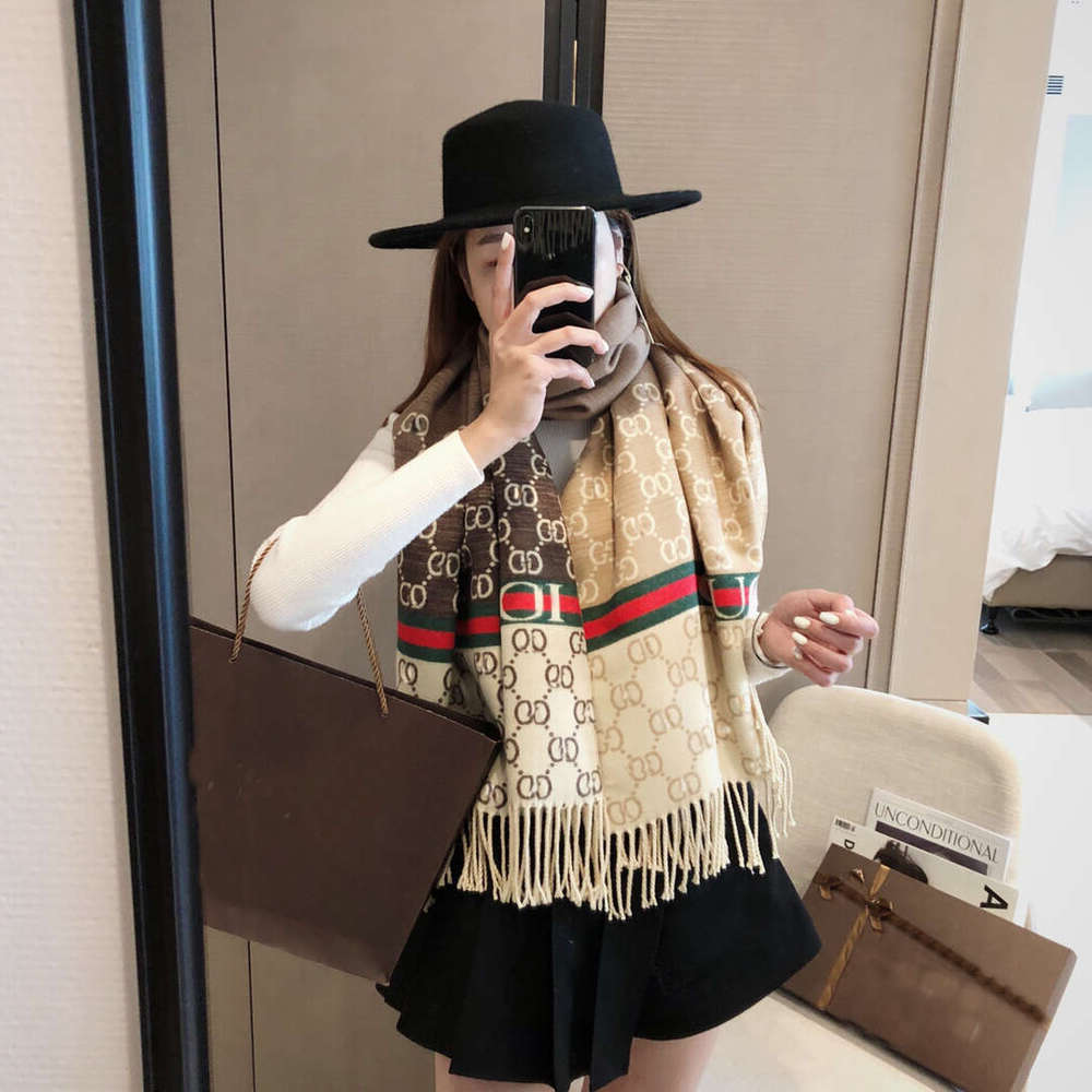 Scarves Scarves Luxury Women Square Silk Scarf with Gift Packed Wool Large Shawl Satin Printed Headscarf Neck Hair Wraps Designer Foular size 65cm*180cm