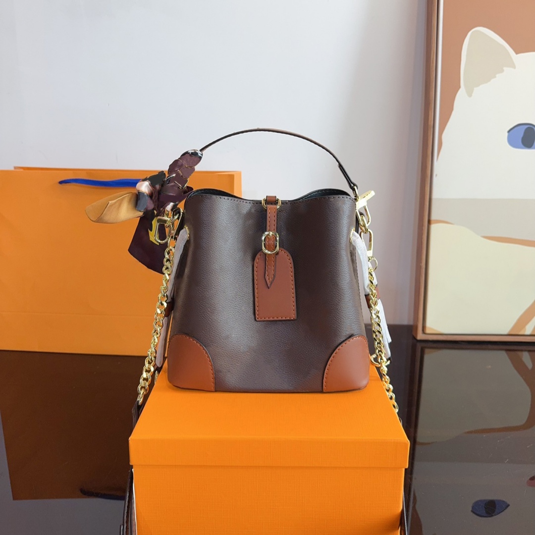 luxury designer Bucket Women Shoulder Bags Embossed Purse Women Tote sleek design Letter Leather Handbags crossbody bag