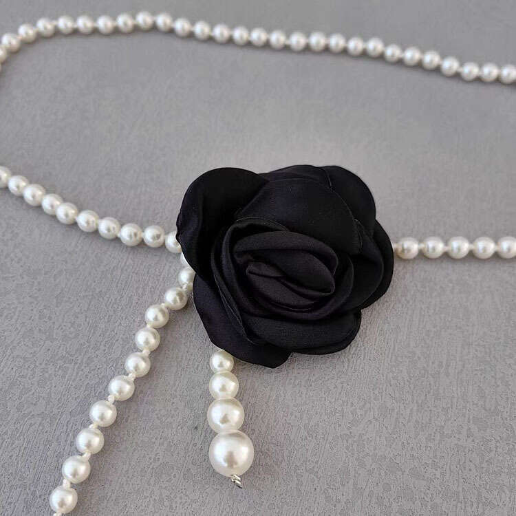 Korean Fashion Black and White Camellia Waist for Women, High-End Style Pearl Flower Chain Belt to Pair with Dresses