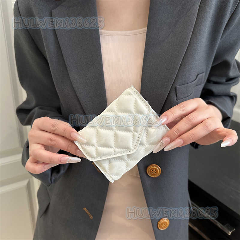 Mini Coin Purse Small Bag for Women 2025 Autumn Winter New Stylish Womens Quilted Embroidery Small Square Bag Trendy Womens Bag H250827