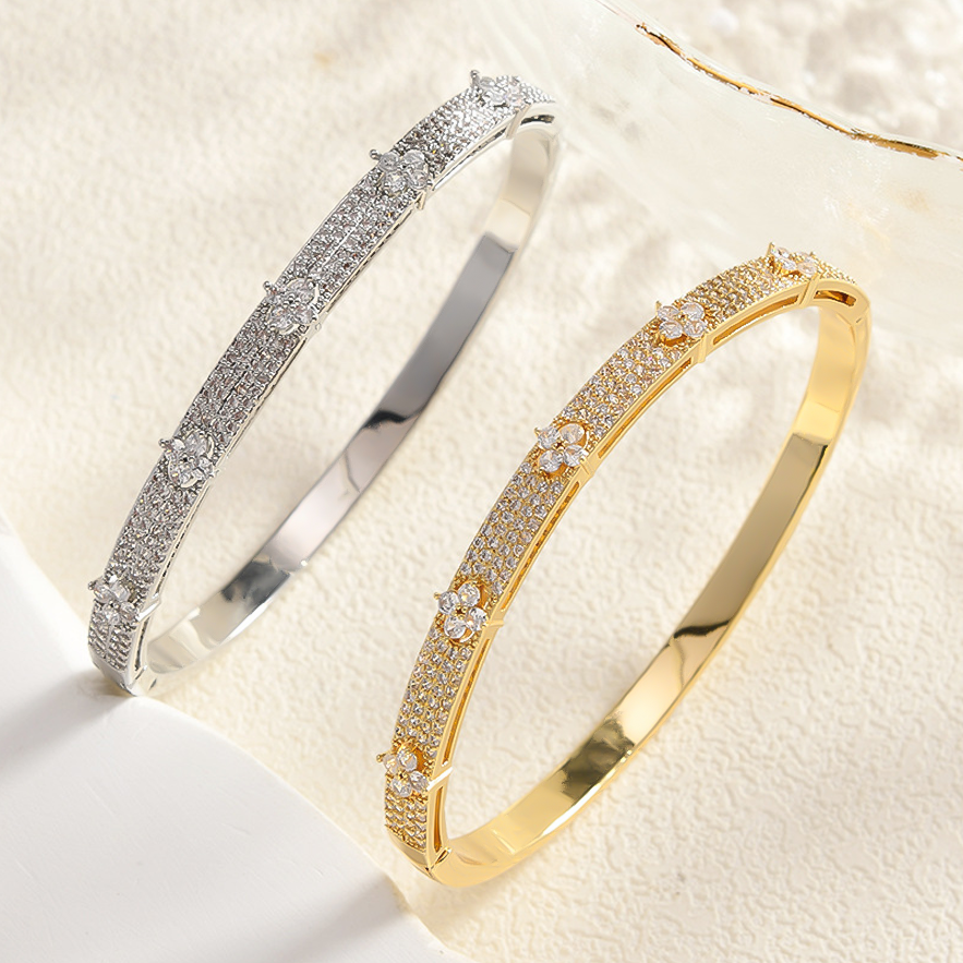 Designer Bracelet Bangle Luxury Jewelry Micro Pave Zirconia Flower Full Pave Minimalist Chic Trendy Unique High End Niche Elegant Versatile Bracelet f