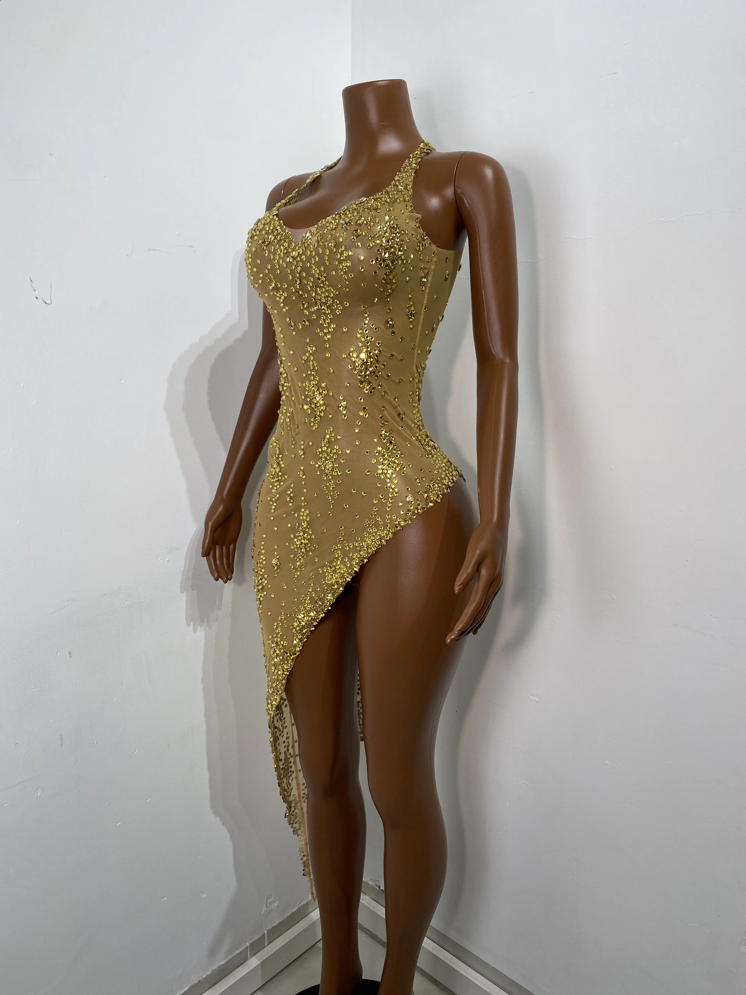 Women Sexy Tank Red Crystal Gold Diamonds Midi Bodycon Dress Birthday Party Costume Bar Nightclub Stage Performance Clothing 250827