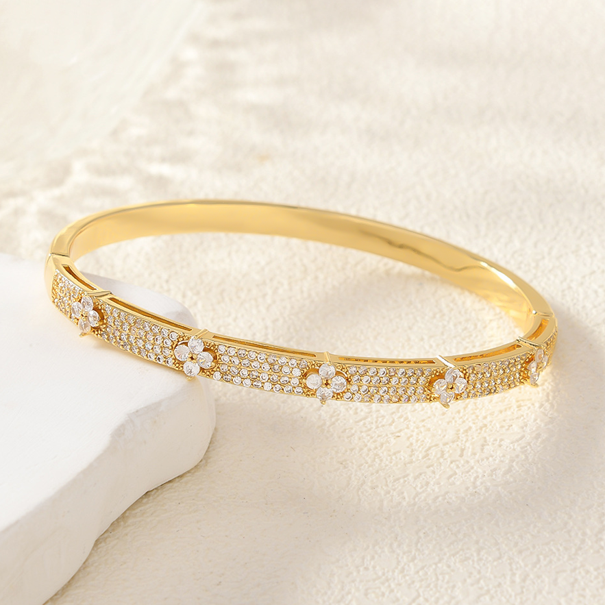 Designer Bracelet Bangle Luxury Jewelry Micro Pave Zirconia Flower Full Pave Minimalist Chic Trendy Unique High End Niche Elegant Versatile Bracelet f