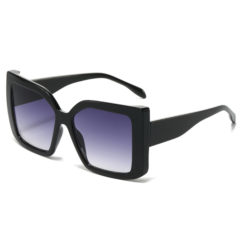 Gradient lenses, oversized square fashion glasses, exquisite tortoiseshell and leopard print frames, anti-glare PC material