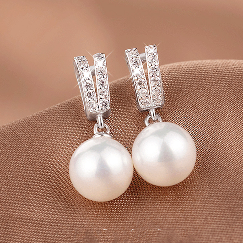 Delicate Designer White Pearl Earrings Simulated Ball Pearl Earrings for Women 18K White Gold Plated Freshwater Pearl Dangle Earring Luxury Wedding Je