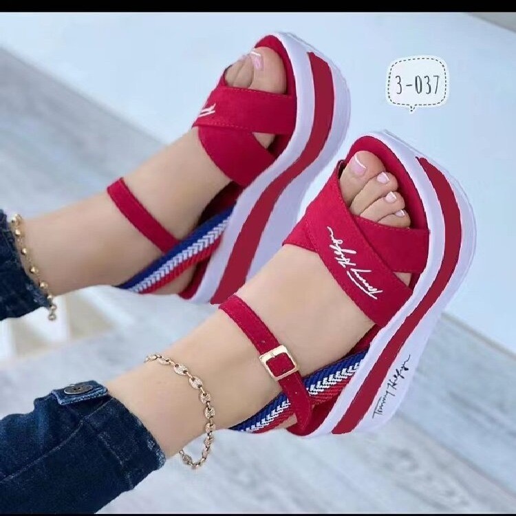 Free shipping Women Flat Slippers Straw Fashion Beige Woman Casual Sandal Pool Beach Outdoor designer Shoes