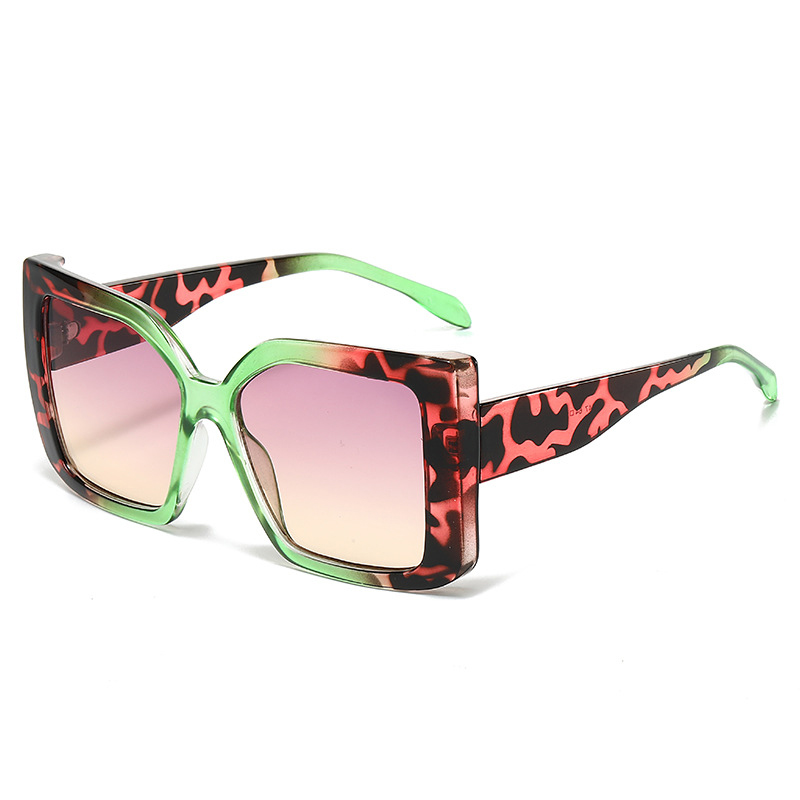 Gradient lenses, oversized square fashion glasses, exquisite tortoiseshell and leopard print frames, anti-glare PC material