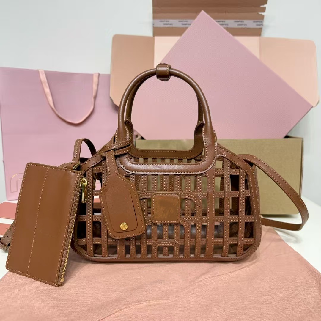 Stylish Women's Small Woven Leather Basket Bag, Fashionable Crossbody Shoulder Bag with Top Handle High quality designer bag